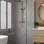Salle de bain moderne avec douche à l'italienne et robinet à hauteur ergonomique.